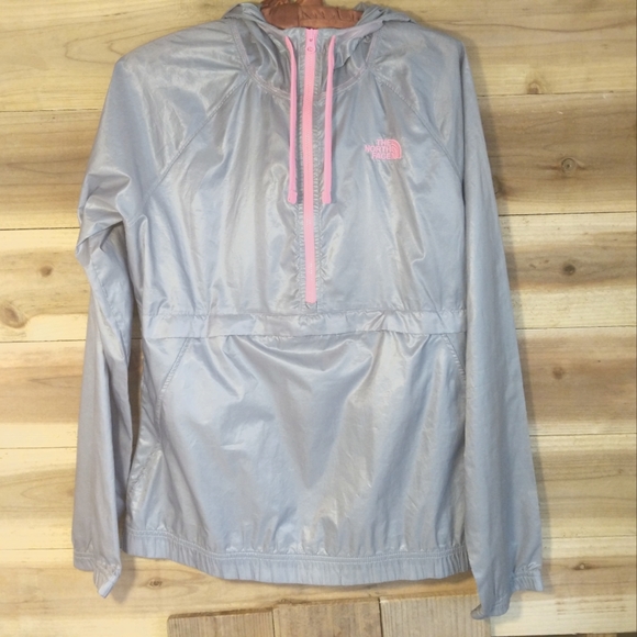 The North Face Jackets & Blazers - The North face packable windshield size medium